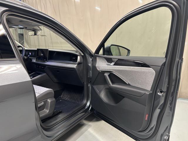 new 2025 Volkswagen Tiguan car, priced at $30,761
