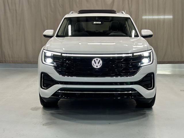 new 2025 Volkswagen Atlas car, priced at $54,306