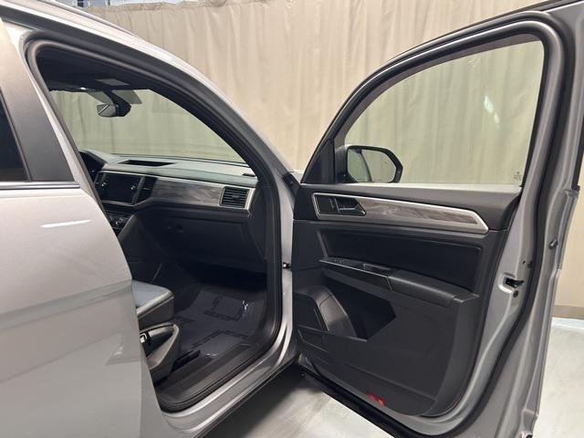 used 2020 Volkswagen Atlas Cross Sport car, priced at $23,005