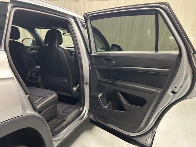 used 2020 Volkswagen Atlas Cross Sport car, priced at $23,005