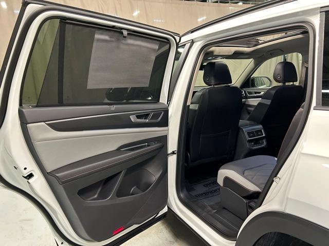 new 2024 Volkswagen Atlas car, priced at $47,959