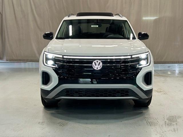 new 2024 Volkswagen Atlas car, priced at $47,959