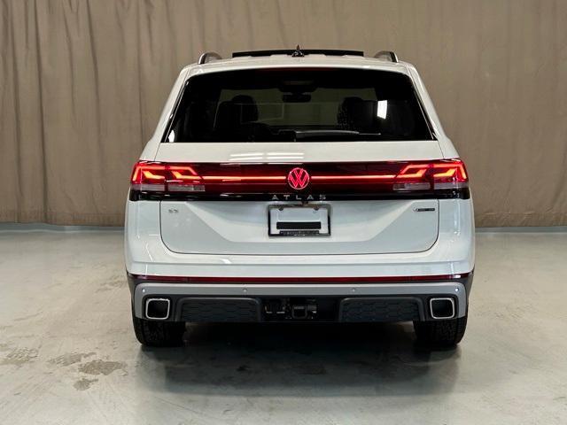 new 2024 Volkswagen Atlas car, priced at $47,959