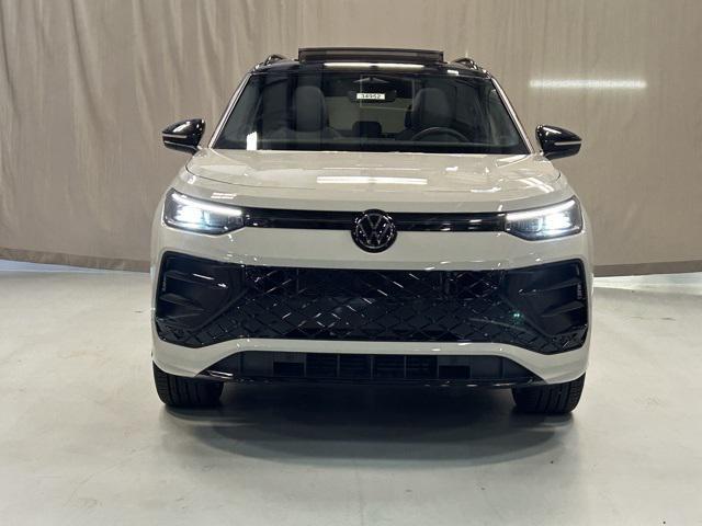 new 2025 Volkswagen Tiguan car, priced at $35,576