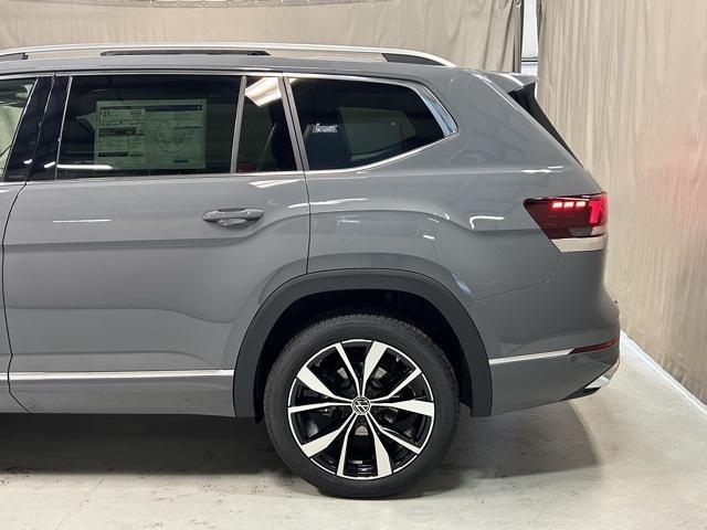 new 2025 Volkswagen Atlas car, priced at $53,114