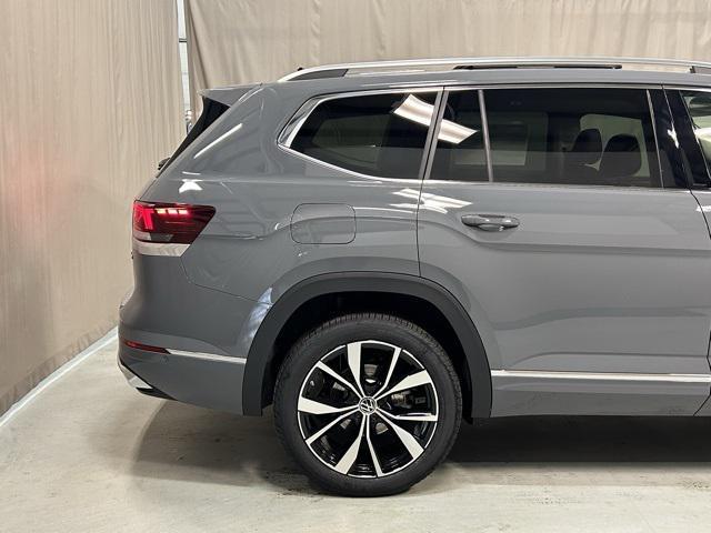 new 2025 Volkswagen Atlas car, priced at $53,114