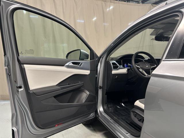 new 2025 Volkswagen Taos car, priced at $33,306