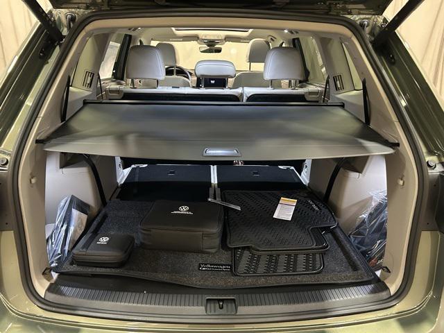 new 2025 Volkswagen Atlas car, priced at $52,196