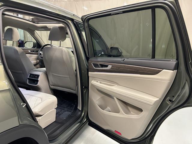 new 2025 Volkswagen Atlas car, priced at $52,196