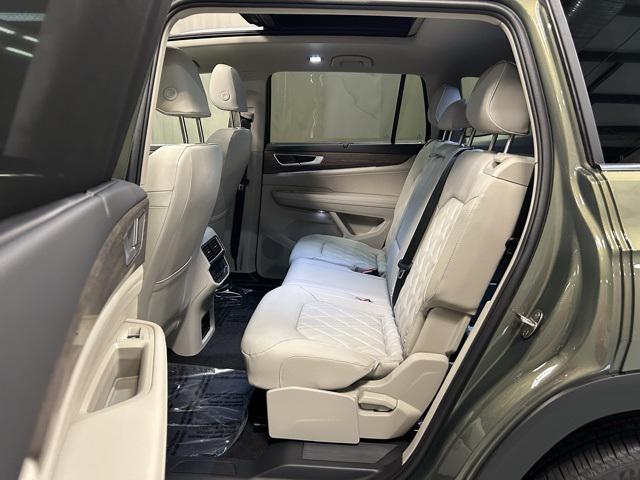 new 2025 Volkswagen Atlas car, priced at $52,196