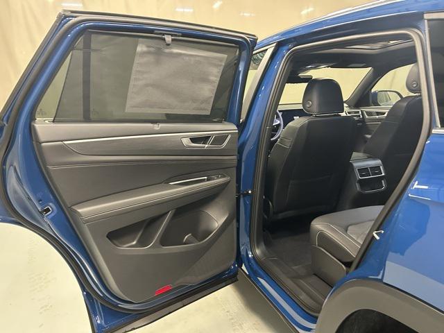 new 2026 Volkswagen Atlas Cross Sport car, priced at $47,227