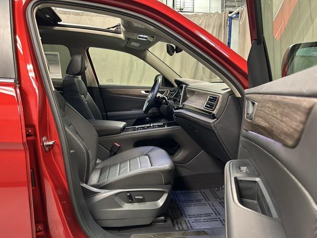 new 2025 Volkswagen Atlas car, priced at $50,756