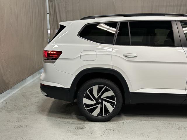 new 2024 Volkswagen Atlas car, priced at $40,573