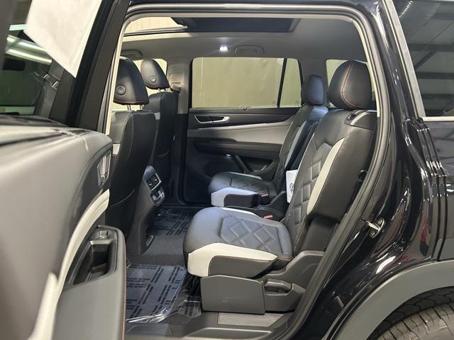 new 2025 Volkswagen Atlas car, priced at $46,036