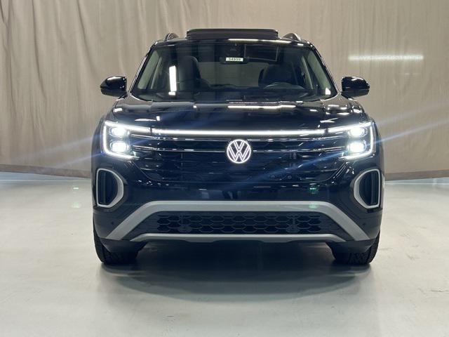 new 2025 Volkswagen Atlas car, priced at $46,036
