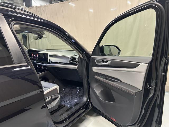 new 2025 Volkswagen Atlas car, priced at $46,036