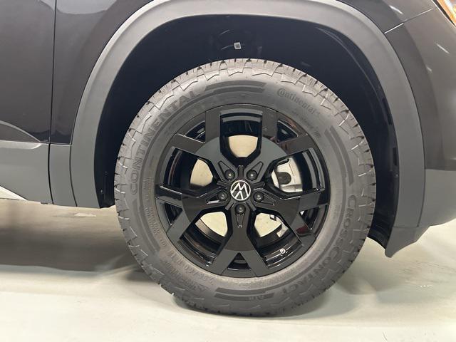 new 2025 Volkswagen Atlas car, priced at $46,036