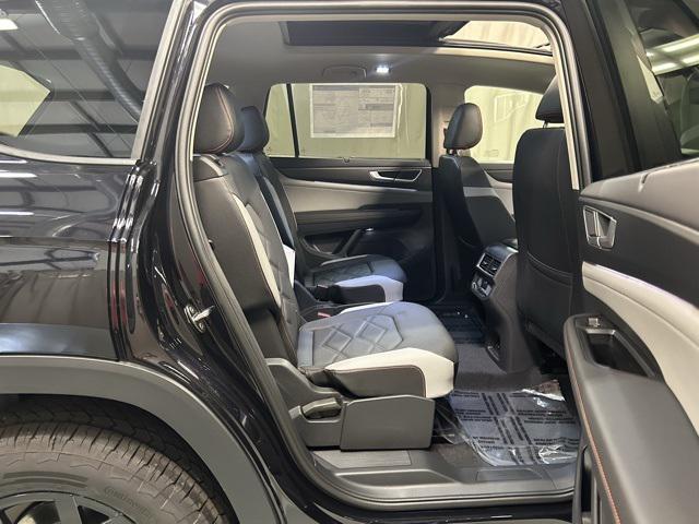 new 2025 Volkswagen Atlas car, priced at $46,036