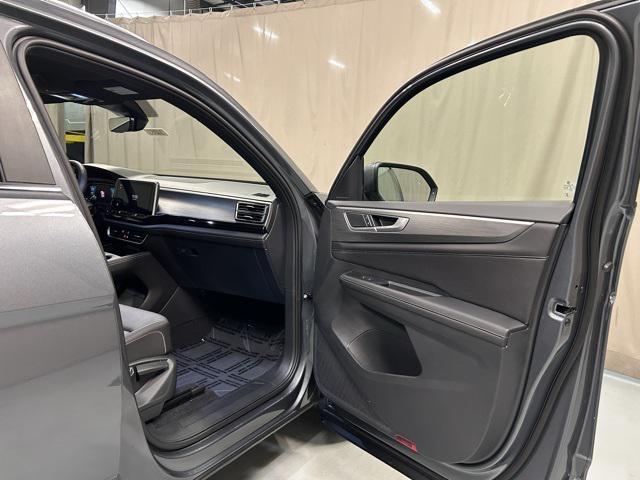 new 2025 Volkswagen Atlas Cross Sport car, priced at $40,011