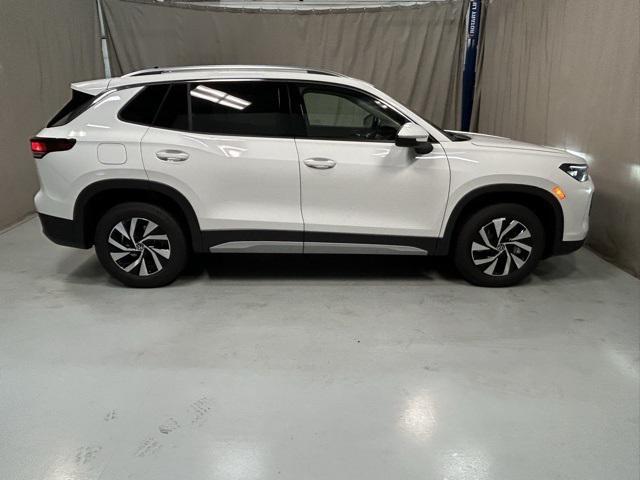 new 2025 Volkswagen Tiguan car, priced at $32,261
