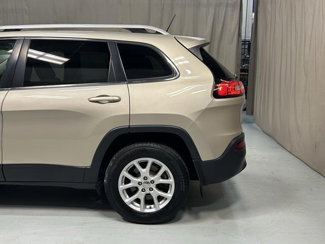 used 2015 Jeep Cherokee car, priced at $12,139