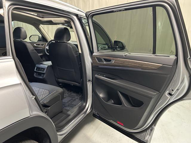 new 2025 Volkswagen Atlas car, priced at $55,369