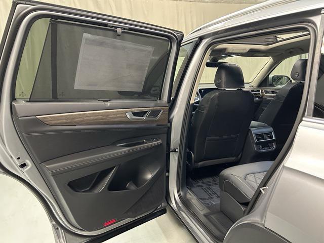 new 2025 Volkswagen Atlas car, priced at $55,369
