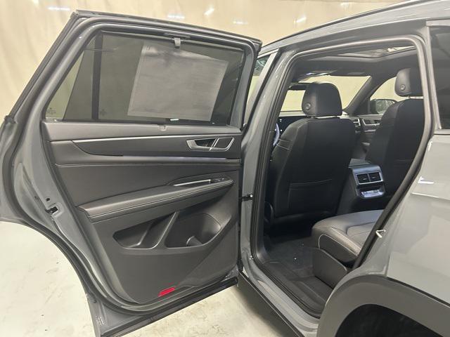 new 2026 Volkswagen Atlas Cross Sport car, priced at $51,938