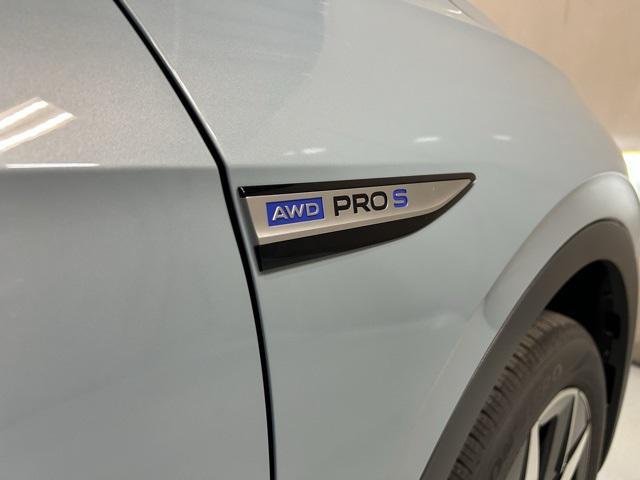 new 2025 Volkswagen ID.4 car, priced at $50,761