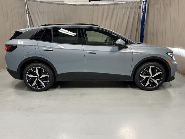 new 2025 Volkswagen ID.4 car, priced at $50,761
