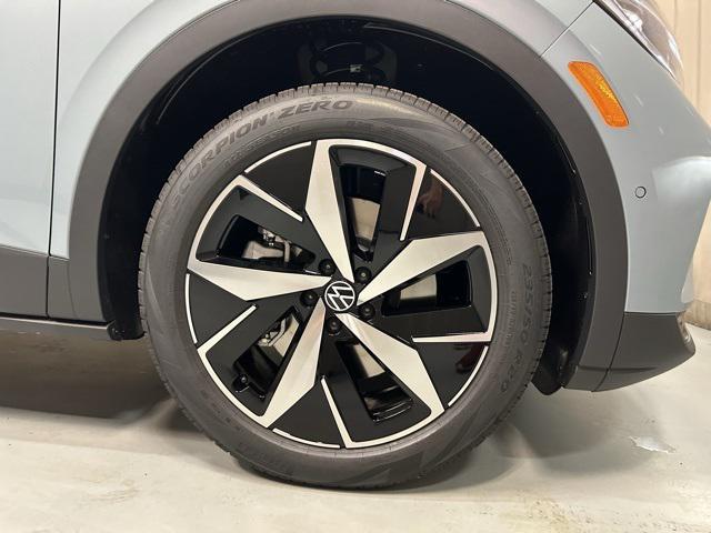 new 2025 Volkswagen ID.4 car, priced at $50,761
