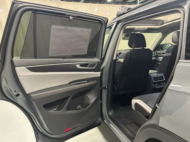 new 2025 Volkswagen Atlas car, priced at $45,796