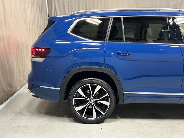 new 2025 Volkswagen Atlas car, priced at $53,389