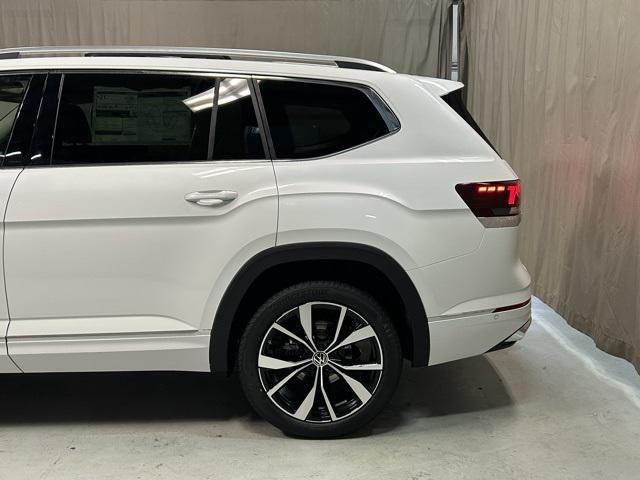 new 2025 Volkswagen Atlas car, priced at $54,116