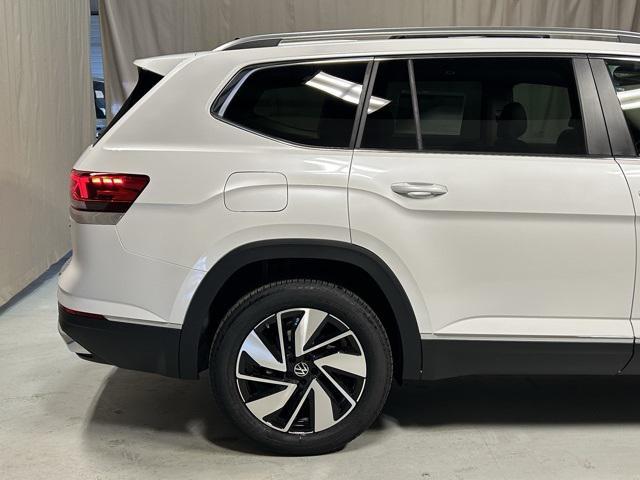 new 2025 Volkswagen Atlas car, priced at $49,304