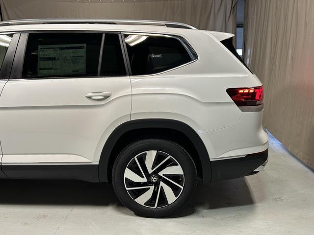 new 2025 Volkswagen Atlas car, priced at $49,304