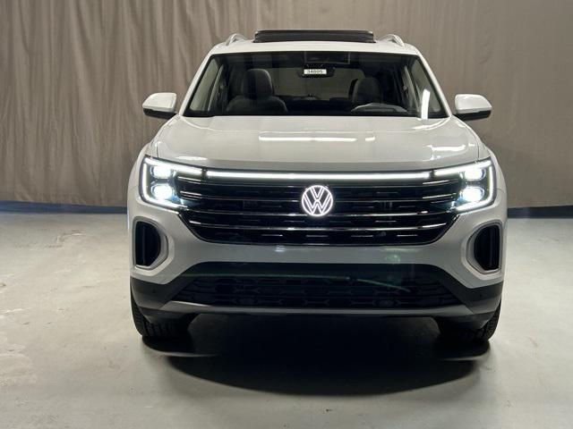 new 2025 Volkswagen Atlas car, priced at $49,304