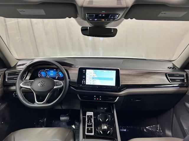 new 2025 Volkswagen Atlas car, priced at $51,054
