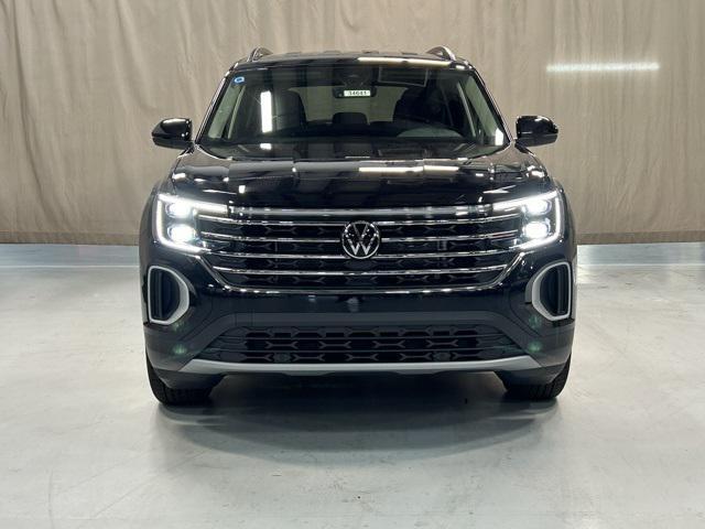 new 2024 Volkswagen Atlas car, priced at $37,292