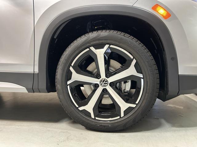 new 2025 Volkswagen Tiguan car, priced at $36,276