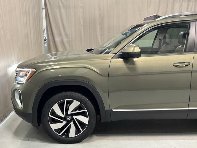 new 2025 Volkswagen Atlas car, priced at $48,636