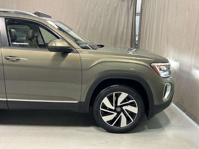 new 2025 Volkswagen Atlas car, priced at $48,636