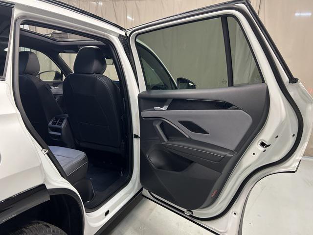 new 2025 Volkswagen Tiguan car, priced at $37,941