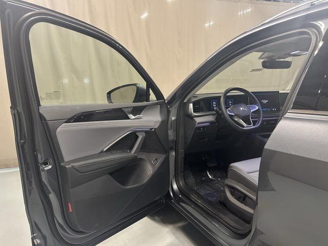new 2025 Volkswagen Tiguan car, priced at $33,586