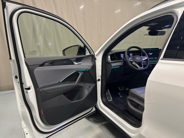 new 2026 Volkswagen Tiguan car, priced at $41,292