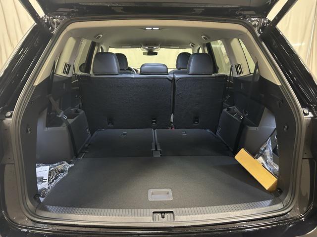 new 2025 Volkswagen Atlas car, priced at $42,922