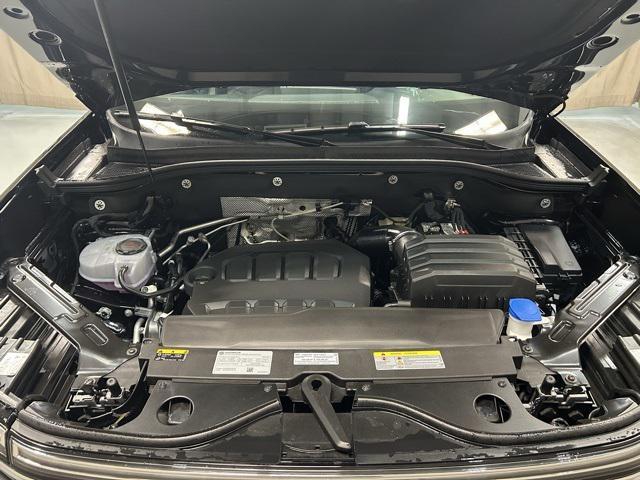 new 2025 Volkswagen Atlas car, priced at $42,922