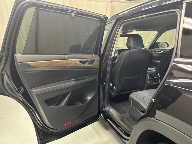 new 2025 Volkswagen Atlas car, priced at $42,922