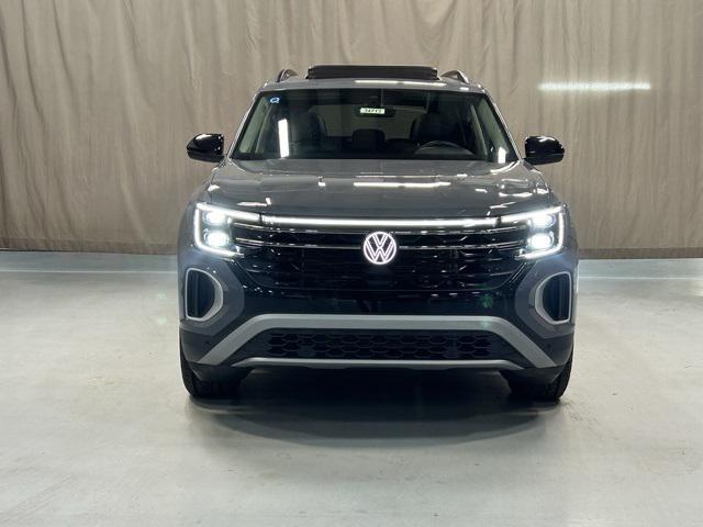 new 2025 Volkswagen Atlas car, priced at $47,121