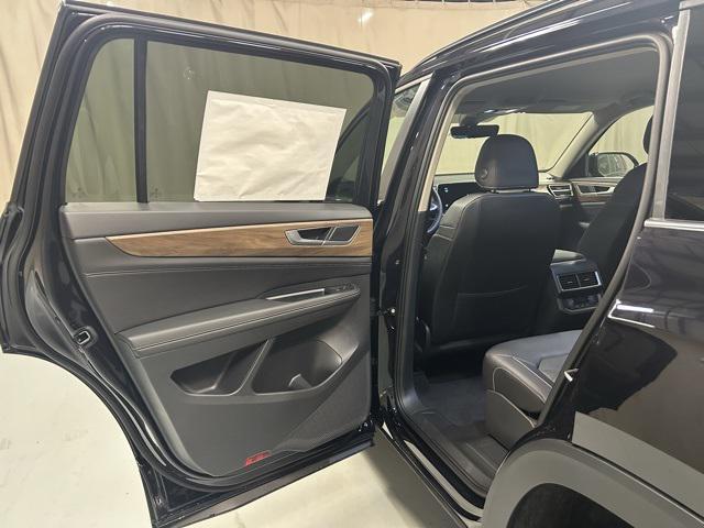 new 2025 Volkswagen Atlas car, priced at $38,457